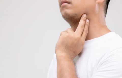 Caroço no pescoço: o que pode ser e como diagnosticar | Salomão Zoppi